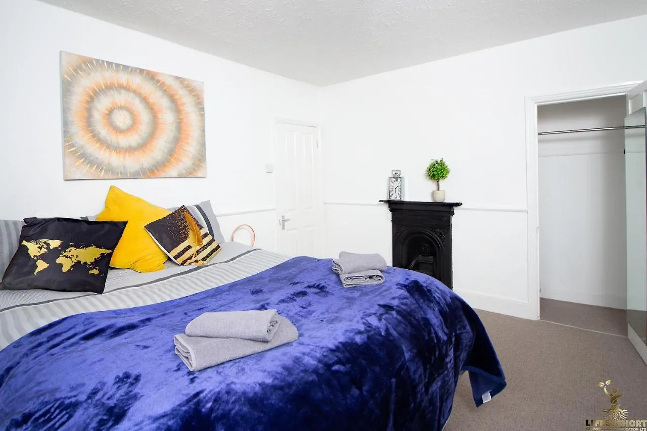 Contacts de Modern Quirky Exeter City Cottage 2 Min Walk - Shops